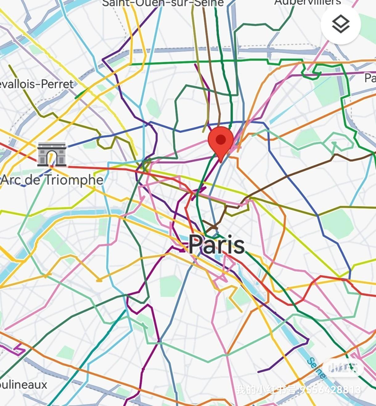 Cozy Little In Parijs